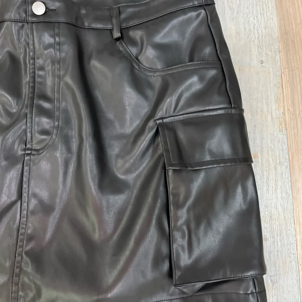 Fashion Nova Women’s Black Faux Leather Cargo Mini Skirt Plus Sz 2X Chic TC0426